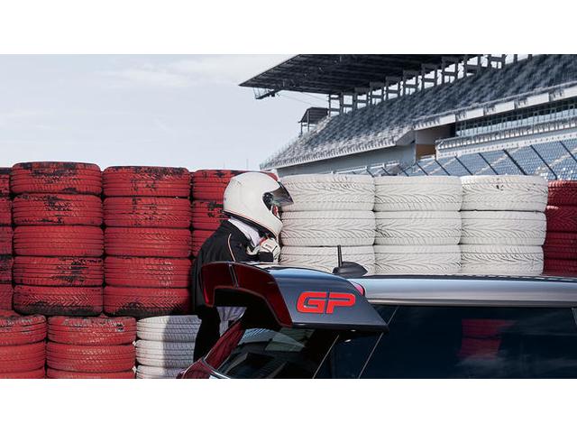 ＭＩＮＩ クーパーＣ　フェイバリット・トリム　正規認定中古車　整備保証付　ＦＡＶＯＵＲＥＤトリム　前席電動シート＆ヒーター　コンフォートアクセス　アラウンドビューモニター　オートテールゲート　１８アステロイドスポークヴァイブラントシルバーＡＷ（76枚目）