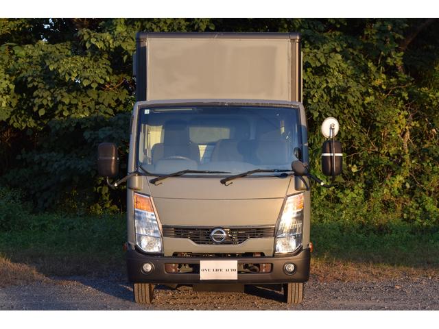 アトラストラック  キッチンカーベース 移動販売車 販売窓 換気扇 跳ね上げ扉付き 折り畳みカウンターテーブル(2枚目)