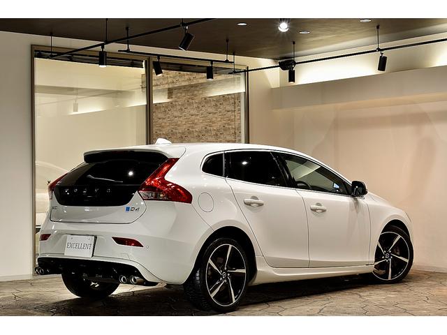 ｖ４０ ｄ４ ｓｅ ポールスター ｅｒｓｔカスタム ｆスポイラー リアディフューザー マフラー フットペダル セーフティパッケージ ｄ記録簿 ドラレコ ｇｐｓレーダー 純正ナビ 地デジ ｂｌｕｅｔｏｏｔｈ パドルシフト Carsmeet Web 自動車情報サイト Le Volant