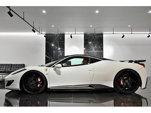 ４５８イタリア ベースグレード　新車並行　ＭＡＮＳＯＲＹボディキッドＦ／Ｓ／Ｒ　カーボンウィング＆ボンネット　ＶＥＬＬＡＮＯホイール　ブリリアントマフラー　ロッソネロオリジナル内装　レッドキャリパー　Ｆリフト　カーボンＬＥＤハンドル（2枚目）