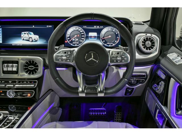 Ｇクラス Ｇ６３　Ｇｍａｎｕｆａｋｔｕｒプログラムプラス　プラチナホワイト　インテリアプラスＰ　ボディ同色背面タイヤカバー　ＡＭＧ５スポーク２１ＡＷ　純正前後ドラレコ　ディーラー記録簿Ｒ４年／Ｒ５年　１オーナー　右Ｈ（8枚目）