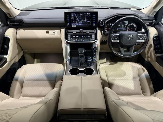 ランドクルーザー ＺＸ　モデリスタエアロ　フロント／リアスタイリングキット／リア　ＳＲ　ＨＵＤ　社外デジタルインナーミラー　ルーフレール　前後シートヒーター／クーラー　ステアリングヒーター　全周囲カメラ　電動格納３列目シート（5枚目）