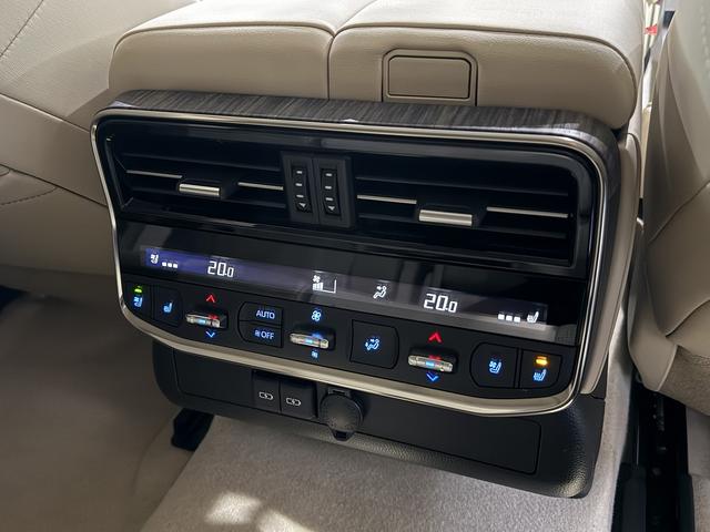 ランドクルーザー ＺＸ　モデリスタエアロ　フロント／リアスタイリングキット／リア　ＳＲ　ＨＵＤ　社外デジタルインナーミラー　ルーフレール　前後シートヒーター／クーラー　ステアリングヒーター　全周囲カメラ　電動格納３列目シート（30枚目）
