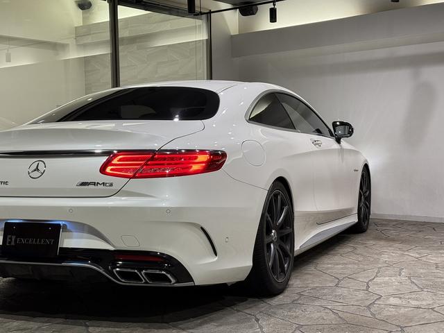 Sクラス S550 4マチック クーペ AMGライン S63仕様 純正S63エアロ/AMG鍛造20AW 社外マフラー カーボンステアリング パナメリカーナグリル ローダウン ゴールドキャリパー レザーEX デジーノブラックレザー ダイヤモンドホワイト(13枚目)