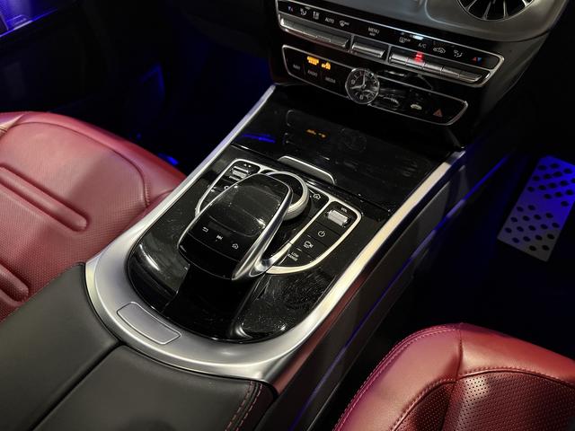 Gクラス G400d AMGライン マヌファクトゥーアプログラム 買取車 AMGライン ディーラー記録簿R5年/R6年 有償色オパリスホワイト ラグジュアリーP ベンガルレッドナッパレザー SR ブルメスタ シートヒーター/クーラー(30枚目)