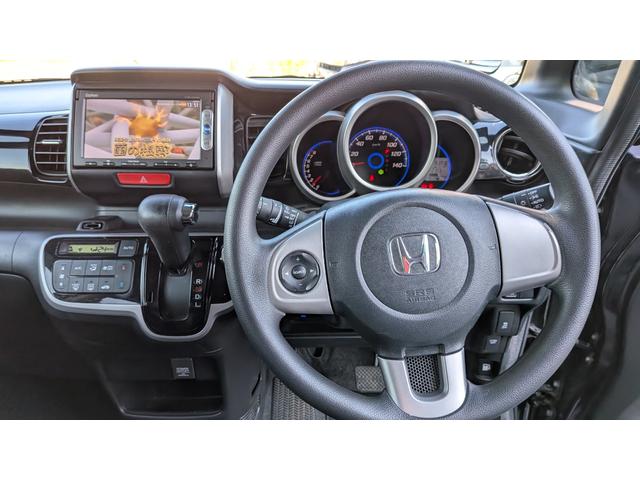 Ｎ－ＢＯＸ＋カスタム Ｇ・Ａパッケージ　レッド塗装　イモビライザー　キーレスエントリー　横滑り防止　スマートキー　ＥＴＣ　アイドリングストップ　ＡＡＣ　エアバッグ　ベンチシート　ＡＢＳ　衝突安全ボディ　衝突軽減（15枚目）