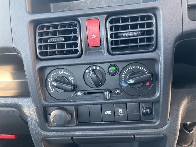 NT100クリッパートラック DX ワンオーナー 4WD 軽トラック 5速MT 三方開 オートライト ESC エアコン パワーステアリング 運転席エアバッグ 助手席エアバッグ(7枚目)