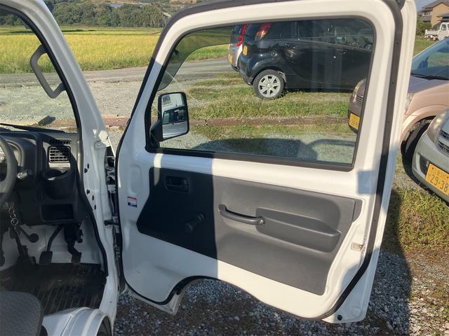 NT100クリッパートラック DX ワンオーナー 4WD 軽トラック 5速MT 三方開 オートライト ESC エアコン パワーステアリング 運転席エアバッグ 助手席エアバッグ(10枚目)