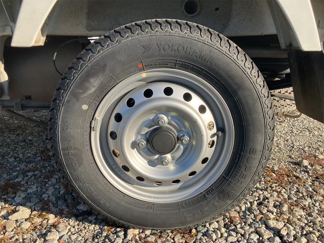 NT100クリッパートラック DX ワンオーナー 4WD 軽トラック 5速MT 三方開 オートライト ESC エアコン パワーステアリング 運転席エアバッグ 助手席エアバッグ(19枚目)