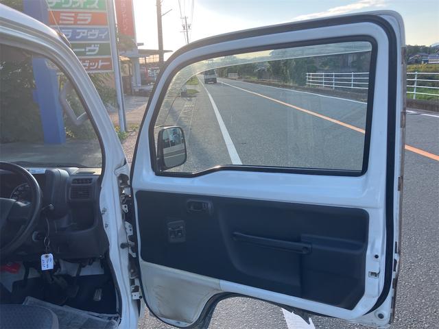 アクティトラック ＳＤＸ　４ＷＤ　５速ＭＴ　キーレスエントリー　エアコン　パワーウィンドウ　パワーステアリング　パワードアロック　運転席エアバッグ　荷台ランプ（31枚目）