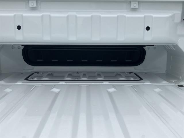 スーパーキャリイ X 4WD AT 衝突被害軽減システム クリアランスソナー レーンアシスト アイドリングストップ 電動格納ミラー オートライト ESC エアコン パワーウィンドウ 運転席エアバッグ(17枚目)