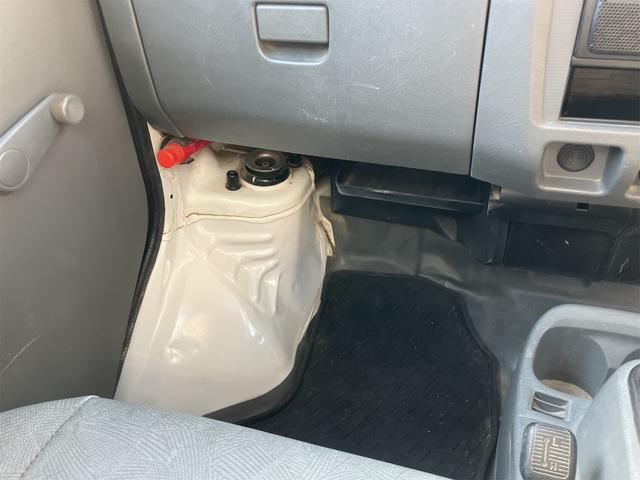 ミニキャブトラック 楽床ダンプ　４ＷＤ　５速ＭＴ　エアコン　運転席エアバッグ　ダンプ　三方開　パワーステアリング（32枚目）
