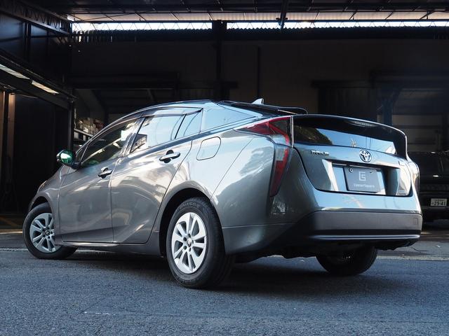 プリウス S S グレーメタリック 純正ナビ ETC バックカメラ オートライト CD DVD Buletooth接続 フロアマット スマートキー プッシュスタート パワーウィンドウ ドアバイザー ルーフスポイラー(15枚目)