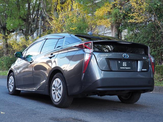 プリウス S S グレーメタリック 純正ナビ ETC バックカメラ オートライト CD DVD Buletooth接続 フロアマット スマートキー プッシュスタート パワーウィンドウ ドアバイザー ルーフスポイラー(50枚目)