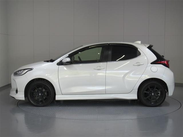 ヤリス ハイブリッドＺ　４ＷＤ　フルセグ　メモリーナビ　ミュージックプレイヤー接続可　バックカメラ　衝突被害軽減システム　ＥＴＣ　ＬＥＤヘッドランプ　ワンオーナー　フルエアロ（2枚目）