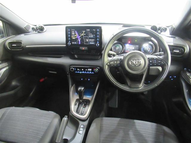 ヤリス ハイブリッドＺ　４ＷＤ　フルセグ　メモリーナビ　ミュージックプレイヤー接続可　バックカメラ　衝突被害軽減システム　ＥＴＣ　ＬＥＤヘッドランプ　ワンオーナー　フルエアロ（4枚目）