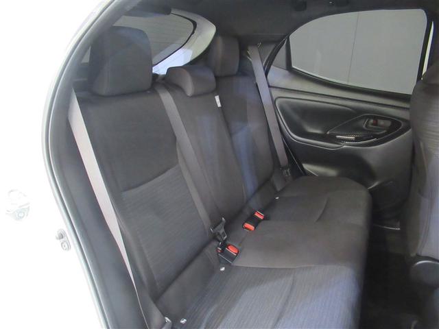 ヤリス ハイブリッドＺ　４ＷＤ　フルセグ　メモリーナビ　ミュージックプレイヤー接続可　バックカメラ　衝突被害軽減システム　ＥＴＣ　ＬＥＤヘッドランプ　ワンオーナー　フルエアロ（6枚目）