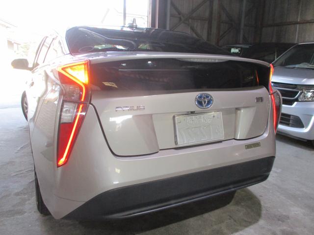 プリウス S ナビ ブルートゥース バックカメラ フルセグTV ドライブレコーダー ETC レーンキープアシスト コーナーセンサー スマートキー プッシュスタート HIDヘッドライト オートライト オートAC(8枚目)