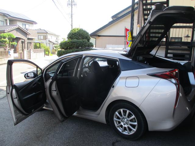 プリウス S ナビ ブルートゥース バックカメラ フルセグTV ドライブレコーダー ETC レーンキープアシスト コーナーセンサー スマートキー プッシュスタート HIDヘッドライト オートライト オートAC(11枚目)