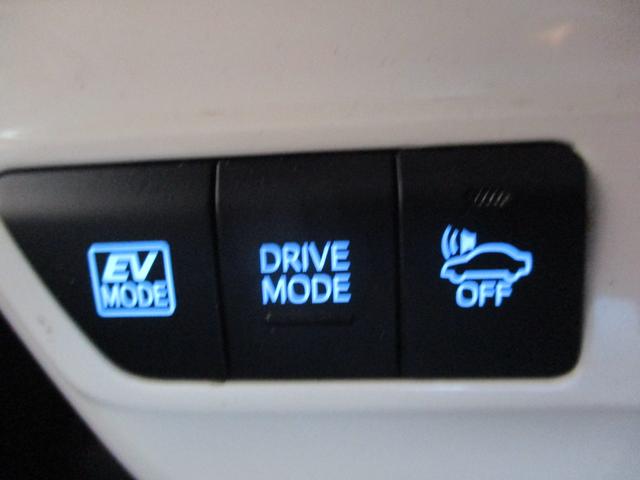 プリウス S ナビ ブルートゥース バックカメラ フルセグTV ドライブレコーダー ETC レーンキープアシスト コーナーセンサー スマートキー プッシュスタート HIDヘッドライト オートライト オートAC(29枚目)