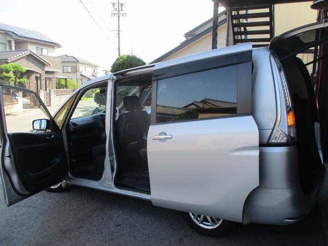 セレナ 20X S-ハイブリッド 車検2年 両側パワースライドドア フリップダウンモニター クルーズコントロール ドライブレコーダー スマートキー プッシュスタート セキュリティ アルミ Tチェーン式エンジン(9枚目)