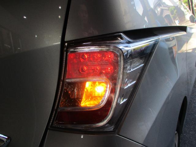 フリード G 禁煙車 ナビ バックカメラ ブルートゥース フルセグTV 横滑り防止装置 フォグランプ キーレス 3列シート Tチェーン式エンジン(9枚目)