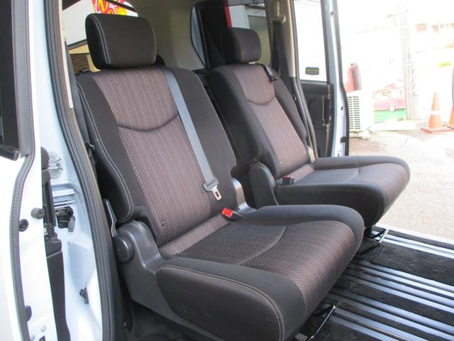 セレナ ハイウェイスターS-HVアドバンスドセーフティパック(17枚目)