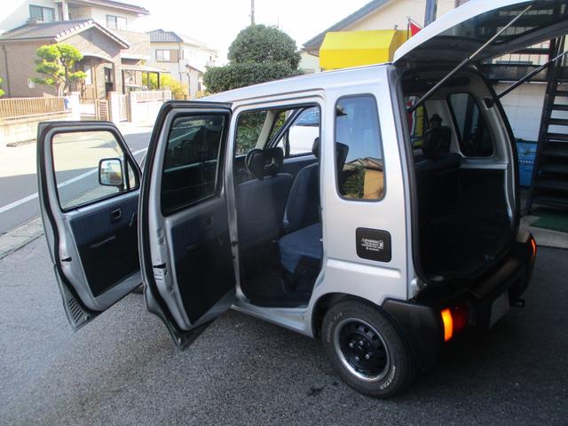 ワゴンＲ ＦＧ　５速ＭＴ　禁煙車　タイミングベルト交換済み　社外エアクリーナ　社外ハンドル　社外足回り　社外マフラー　社外ホイール　キセノンヘッドライト　ナビ　ＥＴＣ　ビレットグリル　メッキパーツ　リアスモーク施工（6枚目）