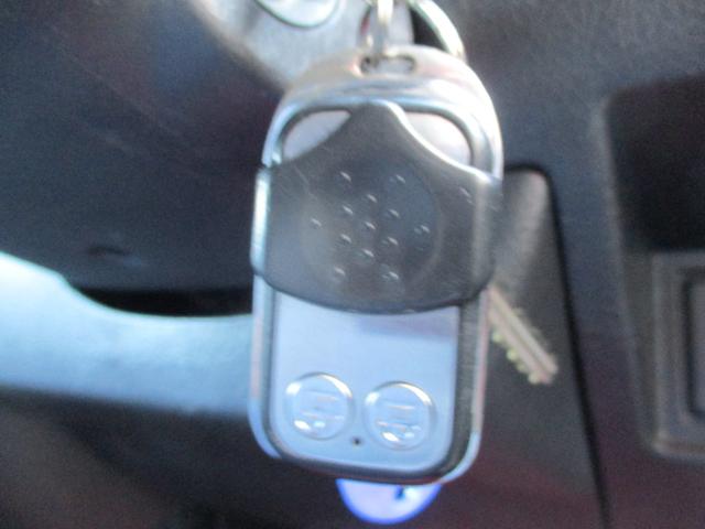 ワゴンＲ ＦＧ　５速ＭＴ　禁煙車　タイミングベルト交換済み　社外エアクリーナ　社外ハンドル　社外足回り　社外マフラー　社外ホイール　キセノンヘッドライト　ナビ　ＥＴＣ　ビレットグリル　メッキパーツ　リアスモーク施工（15枚目）