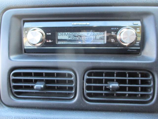 ワゴンＲ ＦＧ　５速ＭＴ　禁煙車　タイミングベルト交換済み　社外エアクリーナ　社外ハンドル　社外足回り　社外マフラー　社外ホイール　キセノンヘッドライト　ナビ　ＥＴＣ　ビレットグリル　メッキパーツ　リアスモーク施工（19枚目）