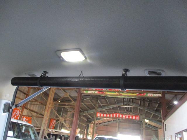 ワゴンＲ ＦＧ　５速ＭＴ　禁煙車　タイミングベルト交換済み　社外エアクリーナ　社外ハンドル　社外足回り　社外マフラー　社外ホイール　キセノンヘッドライト　ナビ　ＥＴＣ　ビレットグリル　メッキパーツ　リアスモーク施工（29枚目）