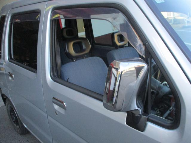 ワゴンＲ ＦＧ　５速ＭＴ　禁煙車　タイミングベルト交換済み　社外エアクリーナ　社外ハンドル　社外足回り　社外マフラー　社外ホイール　キセノンヘッドライト　ナビ　ＥＴＣ　ビレットグリル　メッキパーツ　リアスモーク施工（33枚目）