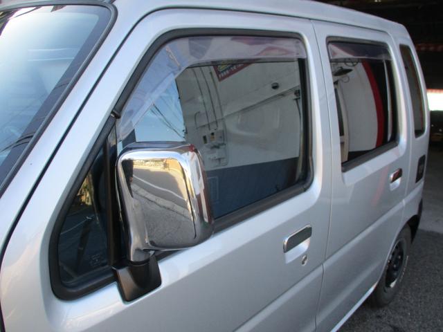 ワゴンＲ ＦＧ　５速ＭＴ　禁煙車　タイミングベルト交換済み　社外エアクリーナ　社外ハンドル　社外足回り　社外マフラー　社外ホイール　キセノンヘッドライト　ナビ　ＥＴＣ　ビレットグリル　メッキパーツ　リアスモーク施工（34枚目）