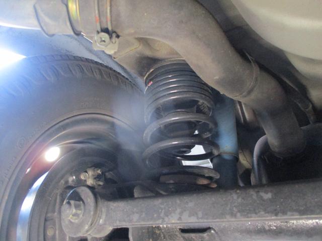 ワゴンＲ ＦＧ　５速ＭＴ　禁煙車　タイミングベルト交換済み　社外エアクリーナ　社外ハンドル　社外足回り　社外マフラー　社外ホイール　キセノンヘッドライト　ナビ　ＥＴＣ　ビレットグリル　メッキパーツ　リアスモーク施工（45枚目）