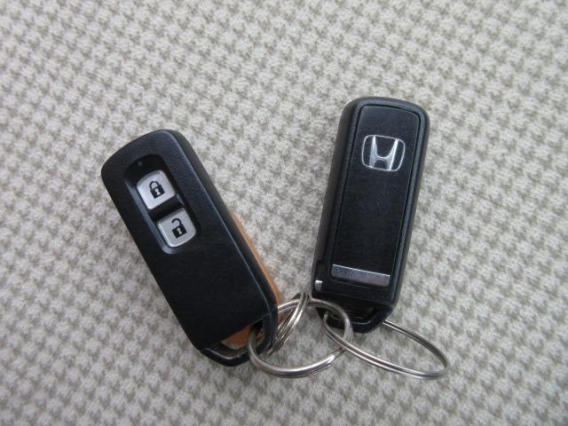 Ｎ－ＯＮＥ Ｇ　車検２年　禁煙車　純正オーディオ　ＣＤ再生　プッシュスタート　スマートキー　横滑り防止装置　オートエアコン　電格ミラー　レベライザー　パワーウインドウ　エアバッグ　ベンチシート　フルフラット（32枚目）