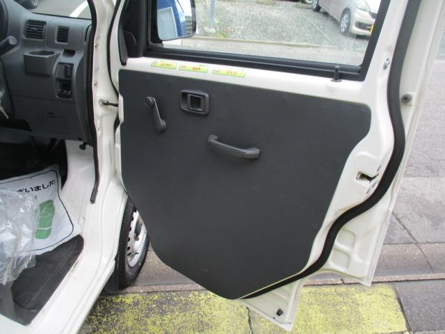ハイゼットカーゴ スペシャル　ハイルーフ　グー故障診断済　車検２年　整備付　保証　禁煙　最大積載量３５０ｋｇ　純正ラジオ　両スライドドア　集中ロック　ドアミラー　ドアバイザー　レベライザー　フルフラット（33枚目）