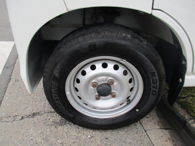 ハイゼットカーゴ スペシャル　ハイルーフ　グー故障診断済　車検２年　整備付　保証　禁煙　最大積載量３５０ｋｇ　純正ラジオ　両スライドドア　集中ロック　ドアミラー　ドアバイザー　レベライザー　フルフラット（57枚目）
