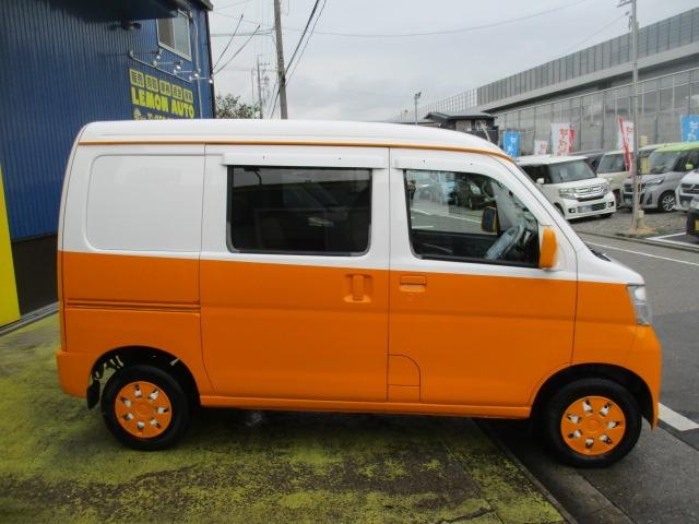 ハイゼットカーゴ クルーズ　ハイルーフ　車検Ｒ９年２月　最大積載量３５０ｋｇ　禁煙　フルセグ社外ナビ　Ｂｌｕｅｔｏｏｔｈ　ＤＶＤ　Ｒカメ　キーレス　ＥＴＣ　両スライドドア　パワーウインドウ　電格ミラー　フルフラット　取説（11枚目）