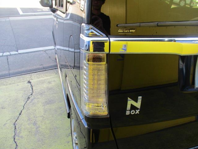 N-BOXカスタム G・Lパッケージ グー故障診断済 車検2年 整備付 保証 禁煙 フルセグ純正ナビ Bluetooth DVD Rカメ プッシュスタート スマートキー ETC パワ-スライドドア オートエアコン HID AW 取説(68枚目)