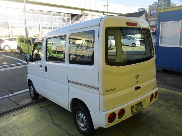 クリッパーバン ＳＤ　２シーター　ハイルーフ　５速マニュアル　グー故障診断済　車検２年　整備付　保証　禁煙　ＥＴＣ　最大積載量３５０ｋｇ　両スライドドア　エアコン　エアバッグ　フルフラット　ドアミラー　ドアバイザー　取説（14枚目）
