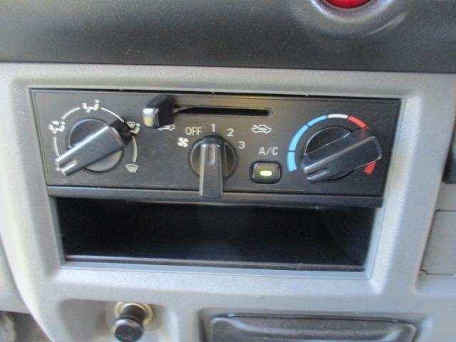 クリッパーバン ＳＤ　２シーター　ハイルーフ　５速マニュアル　グー故障診断済　車検２年　整備付　保証　禁煙　ＥＴＣ　最大積載量３５０ｋｇ　両スライドドア　エアコン　エアバッグ　フルフラット　ドアミラー　ドアバイザー　取説（23枚目）