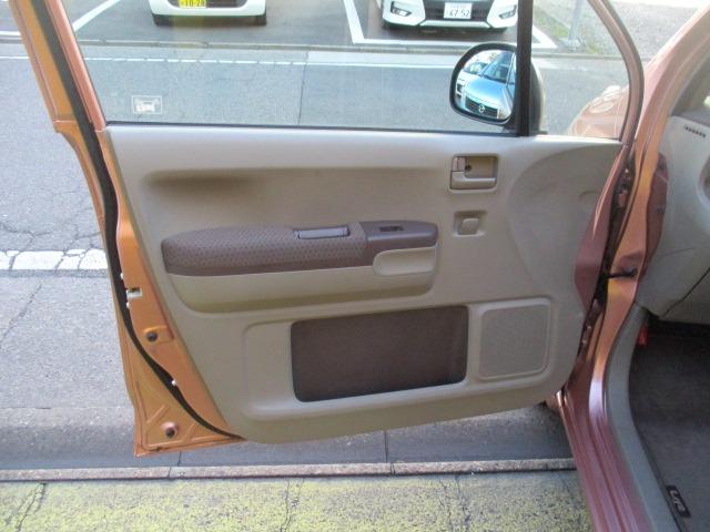ライフ パステル　４ＷＤ　グー故障診断済　車検２年　保証　禁煙　純正オーディオ　ＣＤ　Ｒカメ　スマートキー　オートエアコン　電格ミラー　パワーウインドウ　ベンチシート　フルフラット（41枚目）