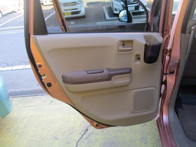 ライフ パステル　４ＷＤ　グー故障診断済　車検２年　保証　禁煙　純正オーディオ　ＣＤ　Ｒカメ　スマートキー　オートエアコン　電格ミラー　パワーウインドウ　ベンチシート　フルフラット（44枚目）