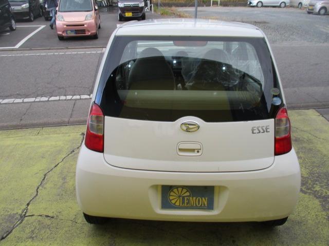 エッセ エコ　車検２年　整備付　禁煙　５速マニュアル　純正オーディオ　ＥＴＣ　エアコン　エアバッグ　ドアミラー　ドアバイザー　レベライザー　フルフラット　社外ＡＷ　取説（13枚目）