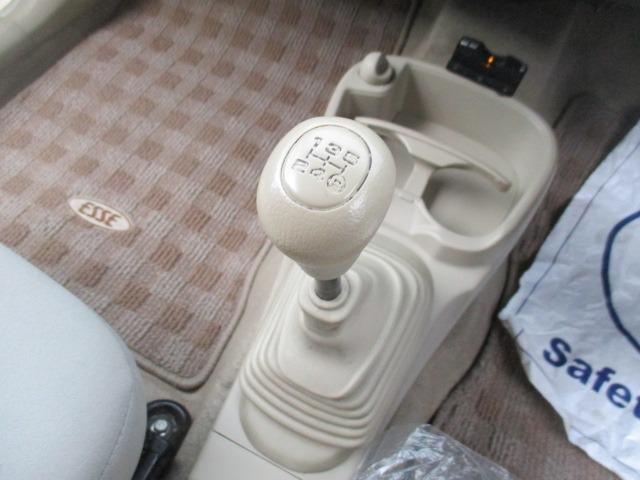 エッセ エコ　車検２年　整備付　禁煙　５速マニュアル　純正オーディオ　ＥＴＣ　エアコン　エアバッグ　ドアミラー　ドアバイザー　レベライザー　フルフラット　社外ＡＷ　取説（24枚目）