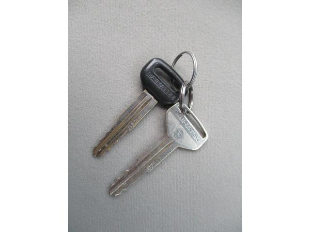 エッセ エコ　車検２年　整備付　禁煙　５速マニュアル　純正オーディオ　ＥＴＣ　エアコン　エアバッグ　ドアミラー　ドアバイザー　レベライザー　フルフラット　社外ＡＷ　取説（30枚目）