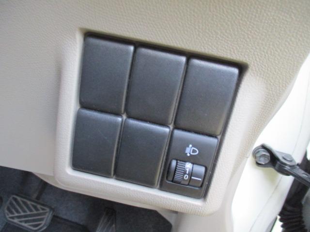 ルークス Ｅ　グー故障診断済　車検２年　整備付　保証　禁煙　純正オーディオ　ＣＤ　プッシュスタート　スマートキー　両スライドドア　エアコン　エアバッグ　ベンチシート　フルフラット　レベライザー　取説（31枚目）