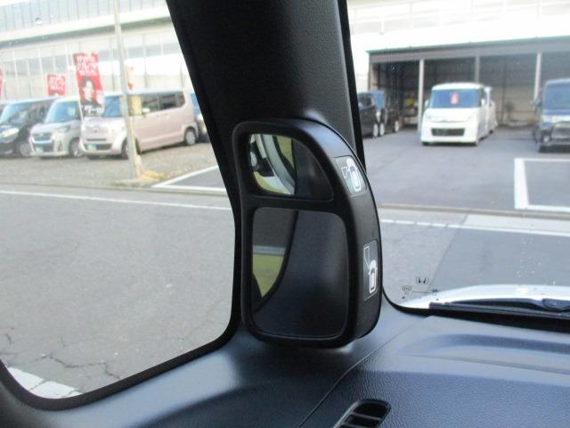 N-BOXカスタム G・Lパッケージ グー故障診断済 車検2年 整備付 保証 禁煙 フルセグ社外HDDナビ DVD Rカメ プッシュスタート スマートキー ETC 両パワースライドドア オートエアコン HID ウインカーミラー AW(31枚目)