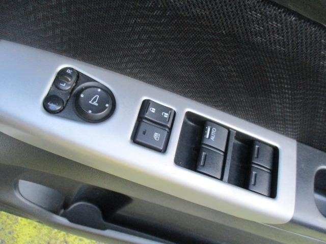 N-BOXカスタム G・Lパッケージ グー故障診断済 車検2年 整備付 保証 禁煙 フルセグ社外HDDナビ DVD Rカメ プッシュスタート スマートキー ETC 両パワースライドドア オートエアコン HID ウインカーミラー AW(39枚目)