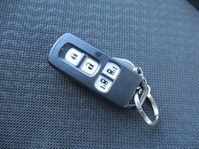 N-BOXカスタム G・Lパッケージ グー故障診断済 車検2年 整備付 保証 禁煙 フルセグ社外HDDナビ DVD Rカメ プッシュスタート スマートキー ETC 両パワースライドドア オートエアコン HID ウインカーミラー AW(40枚目)